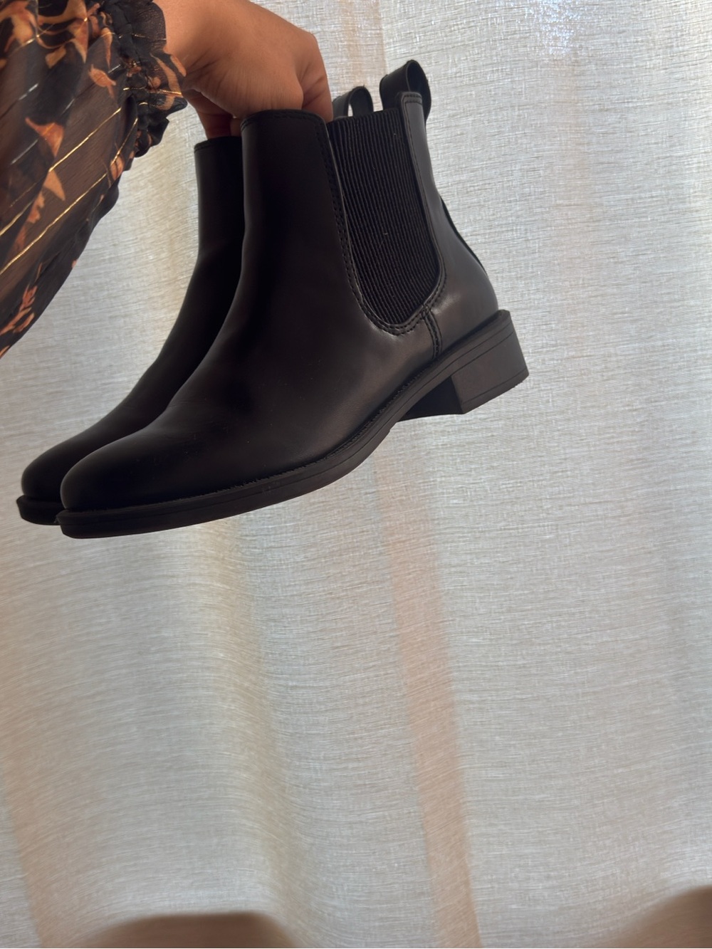 H&M Classic Black Chelsea Ankle Boots - Women Size 5.5